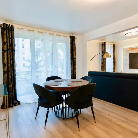 Centre Balcon & Parking Prive Apartamento *